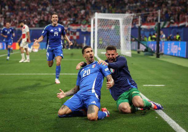 v体育-【人物】扎卡尼的救赎：从黑名单到国家英雄